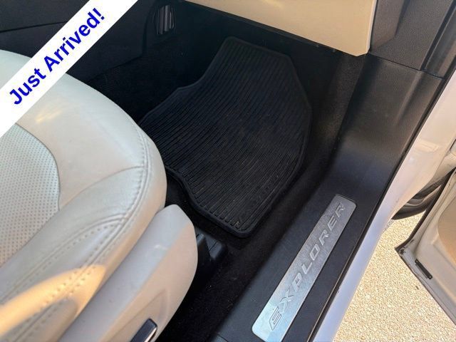Used 2018 Ford Explorer Limited w/ Equipment Group 301A FWD image 20