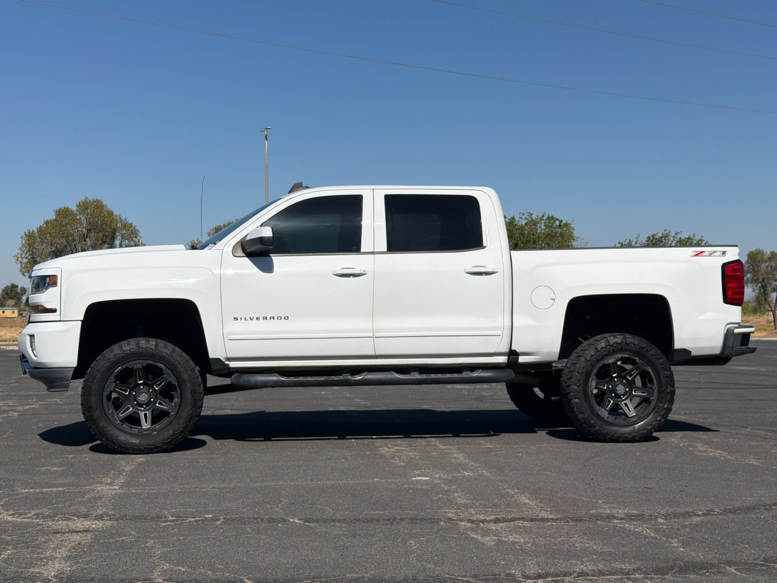 Used 2017 Chevrolet Silverado 1500 LT w/ All Star Edition AWD/4WD image 7