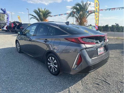Used 2020 Toyota Prius Prime XLE FWD image 7