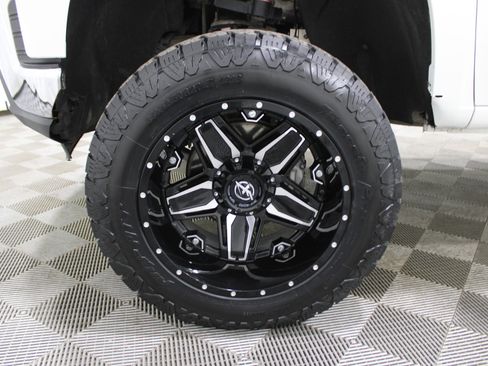 Used 2020 Chevrolet Silverado 1500 LT w/ All-Star Edition image 37