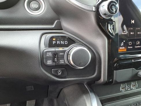Used 2025 RAM 1500 Big Horn AWD/4WD image 11
