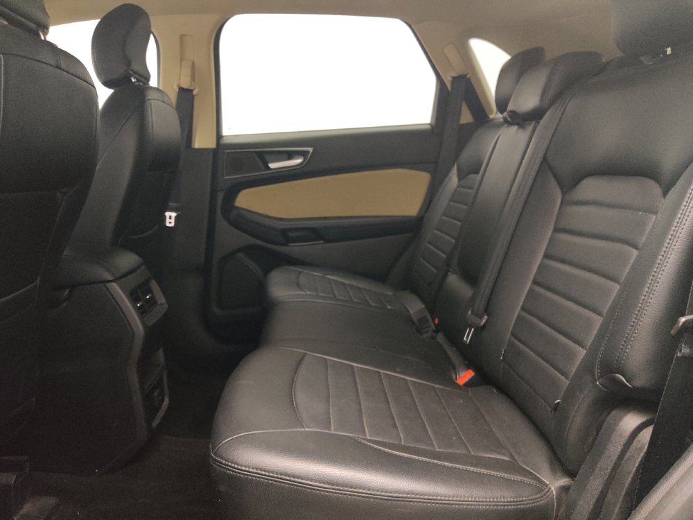 Used 2018 Ford Edge SE FWD image 18