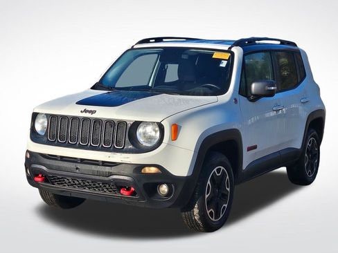 Used 2017 Jeep Renegade Trailhawk image 3
