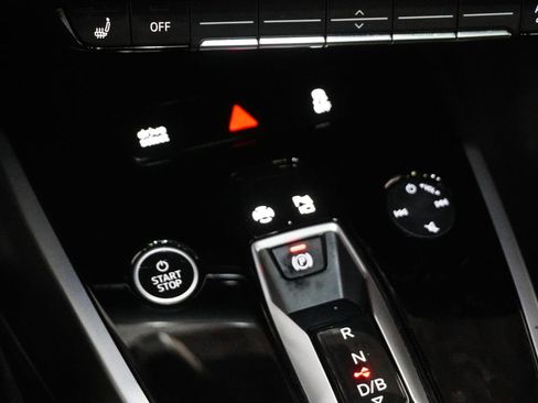 Used 2023 Audi Q4 e-tron Prestige image 31