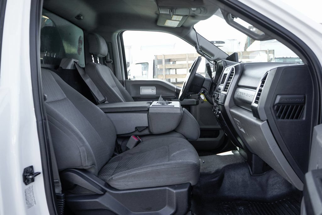 Used 2017 Ford F550 2WD Regular Cab Super Duty image 39