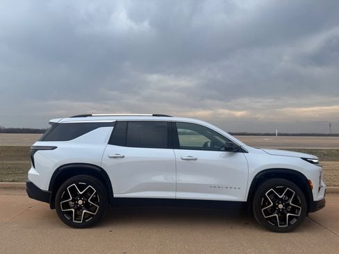 New 2026 Chevrolet Traverse High Country w/ LPO, Floor Liner Package image 2