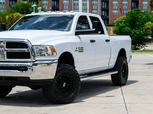Used 2016 RAM 2500 Tradesman w/ Chrome Appearance Group AWD/4WD image 9