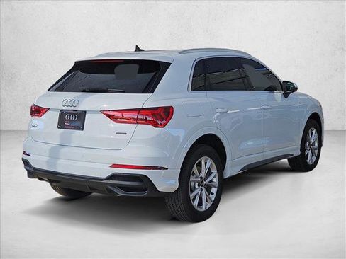 Used 2025 Audi Q3 2.0T Premium w/ Convenience Package image 2