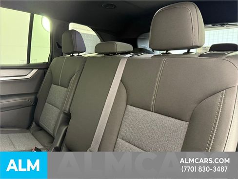 Used 2025 GMC Acadia Elevation image 33