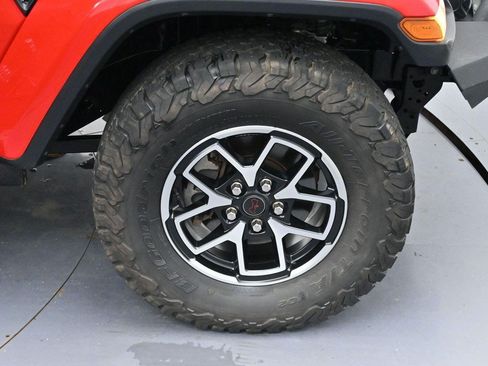 Used 2020 Jeep Wrangler Unlimited Sahara AWD/4WD image 30