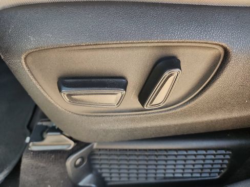 Used 2024 Toyota Sienna LE FWD image 16