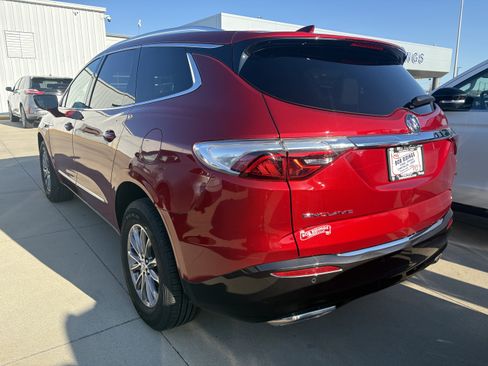 Used 2024 Buick Enclave Essence w/ Technology Package image 4