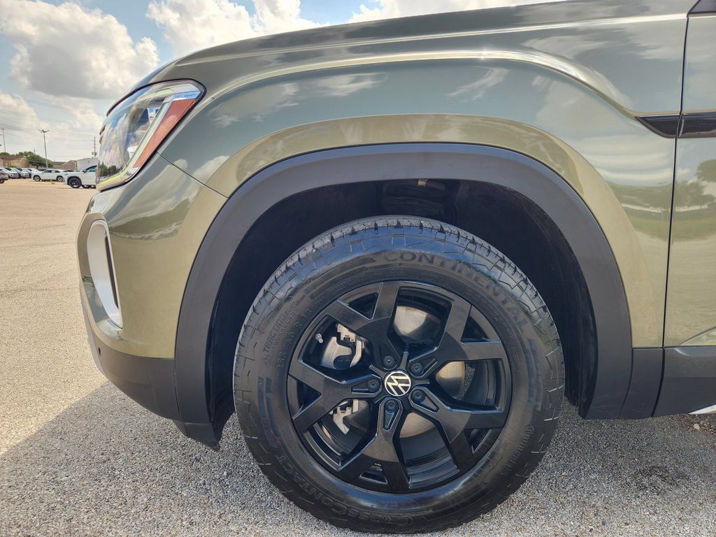 Used 2024 Volkswagen Atlas Peak Edition SEL AWD/4WD image 5