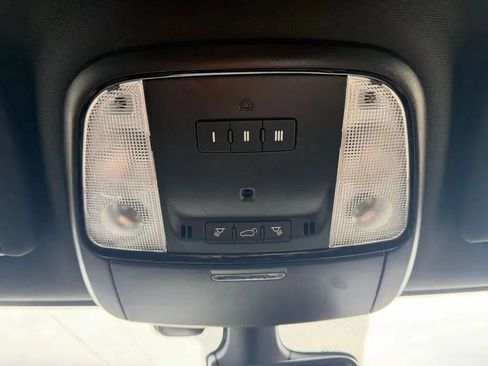 Used 2022 Dodge Durango SRT w/ Technology Group AWD/4WD image 21