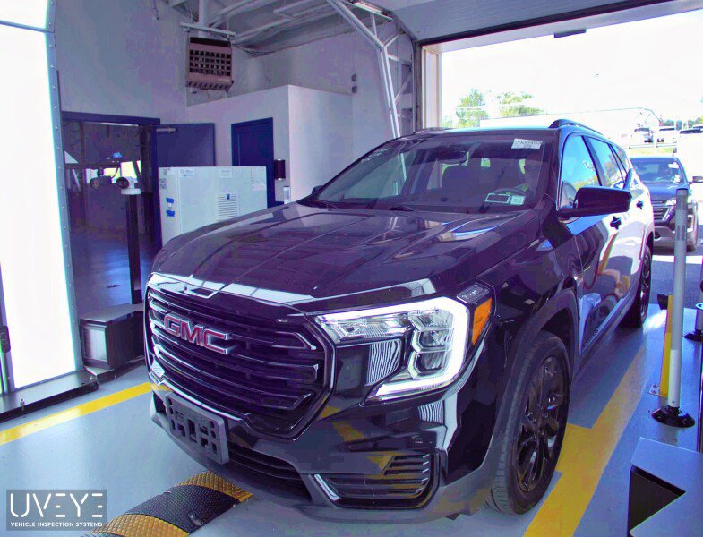 Used 2023 GMC Terrain SLE w/ Driver Convenience Package AWD/4WD image 2