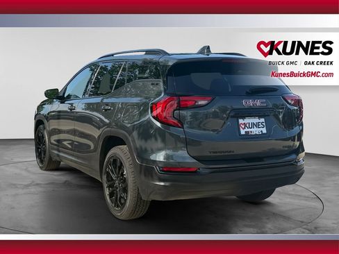 Used 2021 GMC Terrain SLE w/ Driver Convenience Package AWD/4WD image 8