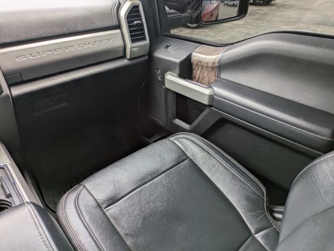 Used 2019 Ford F250 Lariat w/ Lariat Value Package image 10
