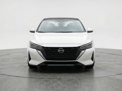 Used 2025 Nissan Sentra SV FWD image 2