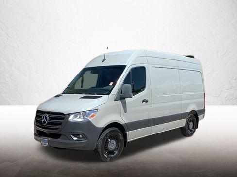 Used 2020 Mercedes-Benz Sprinter 2500 image 1