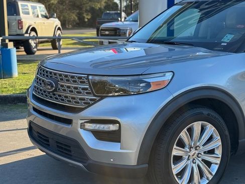 Used 2020 Ford Explorer Limited w/ Class III Trailer Tow Package image 2