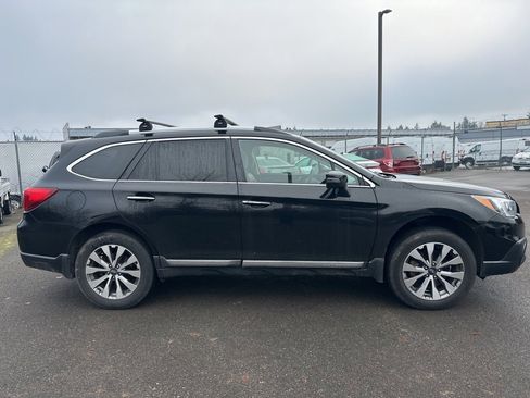 Used 2017 Subaru Outback 2.5i Touring w/ Popular Package #5A image 7