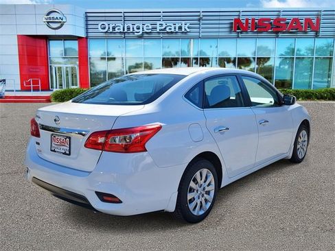 Used 2017 Nissan Sentra S image 2