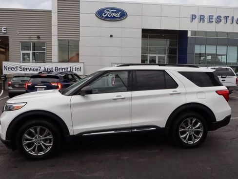 Used 2023 Ford Explorer XLT w/ Equipment Group 202A AWD/4WD image 5