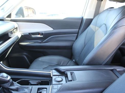 Used 2024 Toyota Grand Highlander FWD image 29