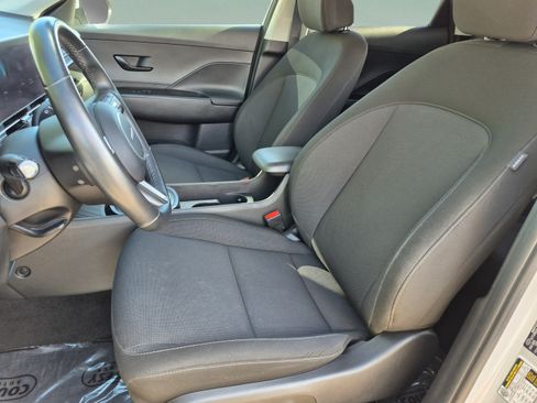 Used 2025 Hyundai Kona SEL FWD image 18