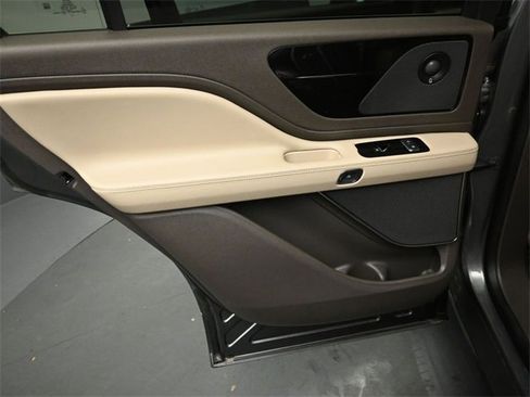 Certified 2023 Lincoln Aviator Reserve w/ Equipment Group 201A image 24