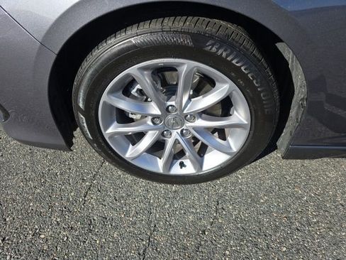 Used 2023 Acura TLX image 11