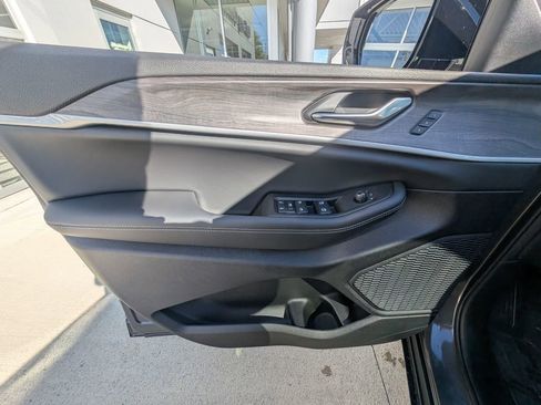 New 2025 Jeep Grand Cherokee Limited image 36