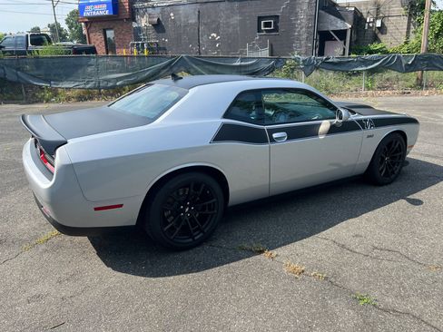 Used 2022 Dodge Challenger R/T Scat Pack w/ T/A Package image 21