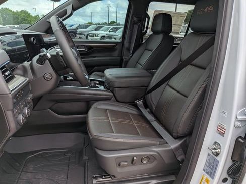 New 2026 Chevrolet Tahoe High Country AWD/4WD image 15