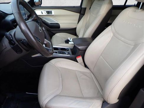 Used 2020 Ford Explorer Platinum w/ Premium Technology Package image 13