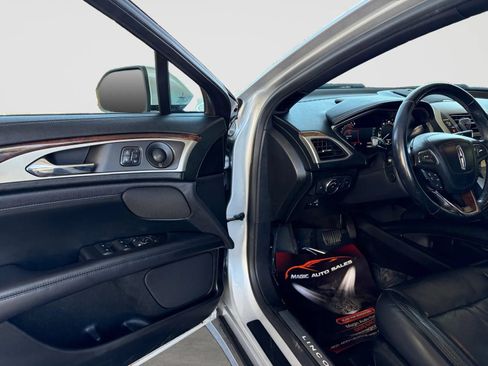 Used 2018 Lincoln MKZ Reserve w/ Climate Package AWD/4WD image 11