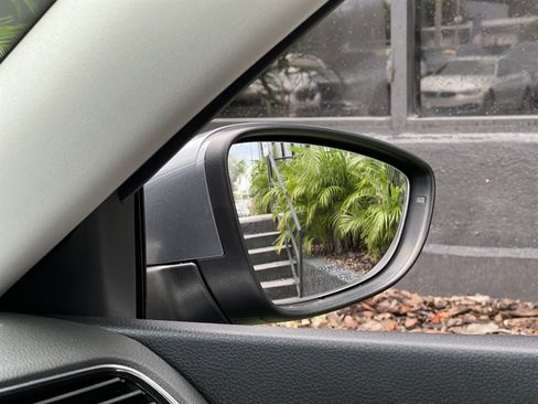 Used 2017 Volkswagen Passat 1.8T SE w/ SE Lighting Package image 27