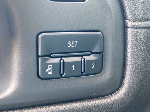 Used 2020 GMC Sierra 1500 SLT w/ SLT Premium Package image 29