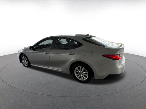 Used 2025 Toyota Camry LE image 8