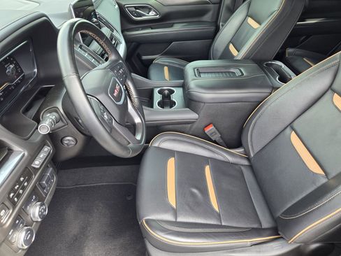 Used 2024 GMC Yukon AT4 w/ Technology Package AWD/4WD image 12