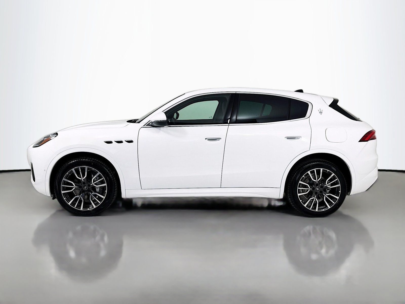 Used 2025 Maserati Grecale GT AWD/4WD image 4
