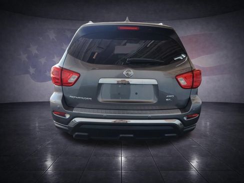Used 2019 Nissan Pathfinder SL AWD/4WD image 4