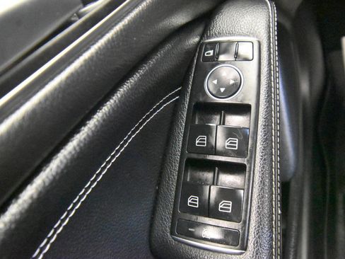 Used 2019 Mercedes-Benz CLA 250 4MATIC w/ Premium Package image 34