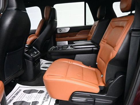 Used 2018 Lincoln Navigator L Reserve w/ Technology Package AWD/4WD image 12