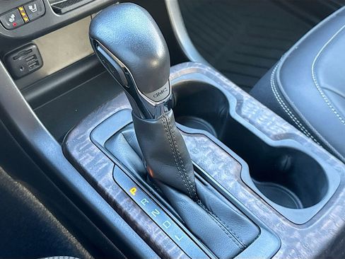 Used 2022 GMC Canyon Denali image 16