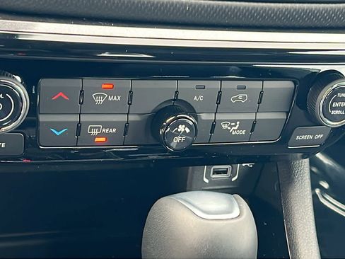 New 2026 Jeep Compass Latitude image 14