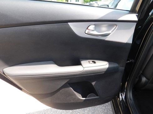 Used 2024 Kia Forte LXS FWD image 7