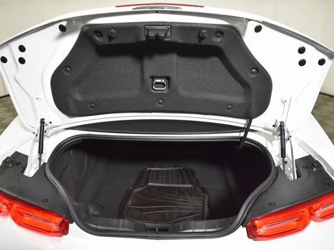 Used 2021 Chevrolet Camaro LT image 27