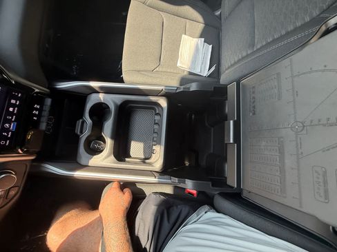 Used 2025 RAM 1500 Big Horn AWD/4WD image 19