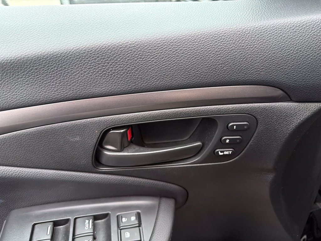 Used 2024 Honda Passport EX-L image 11